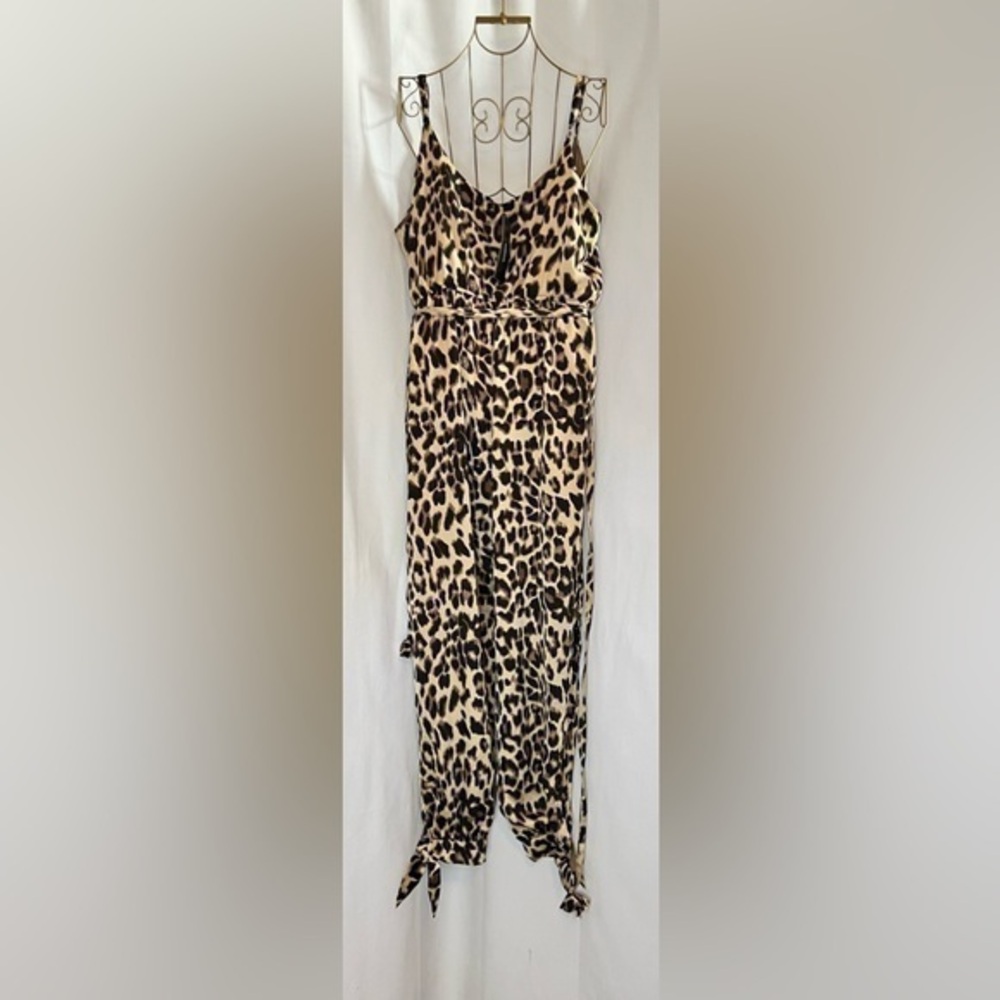 LuLus Cheetah Print Jumpsuit NWT